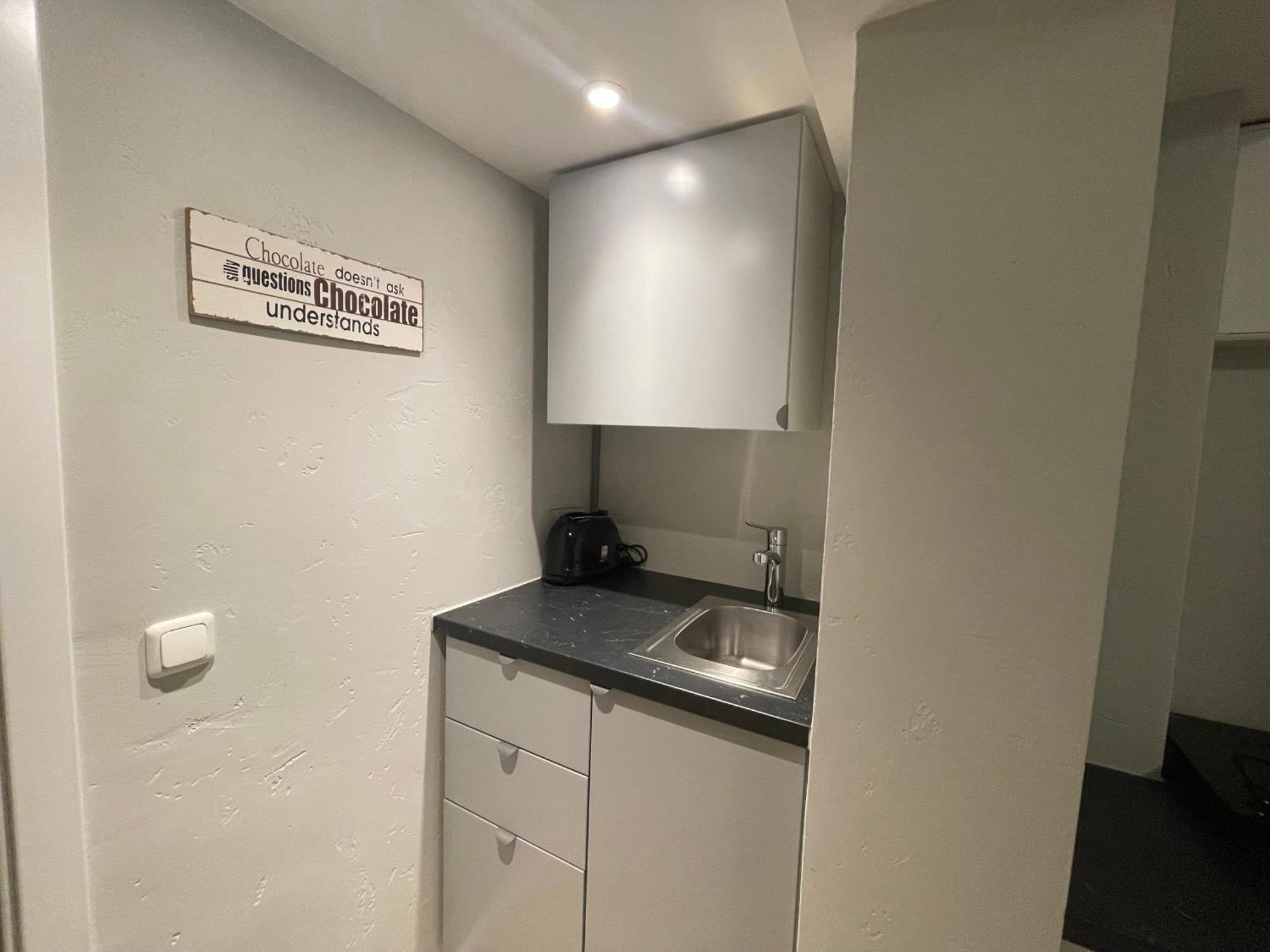 Suesses Kleines Und Zentrales Apartment Fuer Zwei Personen Mitten In Hamburg Exterior foto